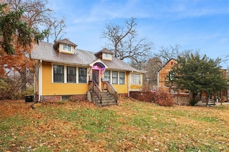 3817 Lanewood Dr, Des Moines, IA 50311