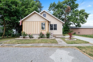406 N Jefferson St, Hebron, IN 46341