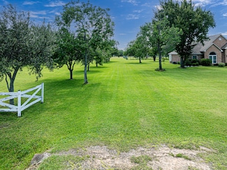 2123 Lee Rd, Pearland, TX 77581