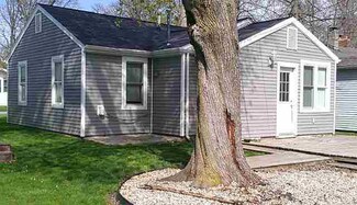 8533 E Asbury Ln, North Webster, IN 46555