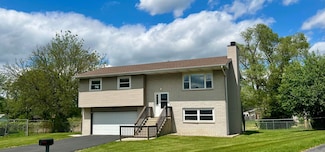 8367 Webster Ct, Crown Point, IN 46307