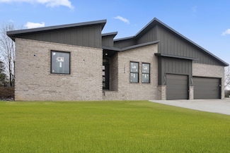 1688 E Cobblestone Dr, Ozark, MO 65721