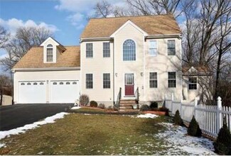 45 Dove Cir, Braintree, MA 02184