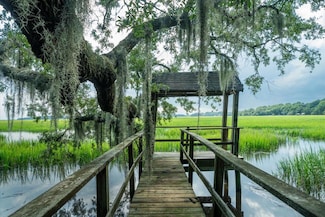 8467 Middleton Point Ln, Edisto Island, SC 29438