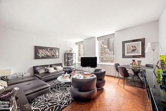 15 W 53rd St Unit 15H, New York, NY 10019