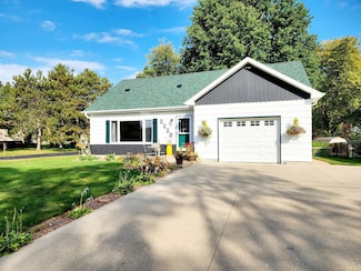 2001 S Cedar Ave, Marshfield, WI 54449