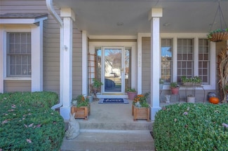 5402 Roundtree St, Shawnee, KS 66226