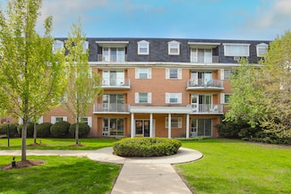 415 Wesley Ave Unit 23, Oak Park, IL 60302