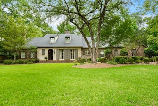112 Heatherwood Dr, Hattiesburg, MS 39402