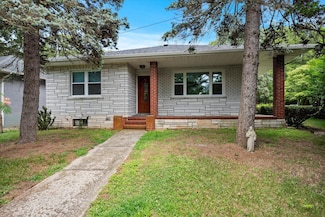 200 N Side Rd, Wading River, NY 11792