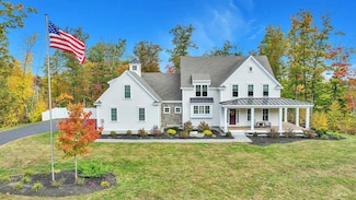 31 Freedom Ln, Auburn, NH 03032