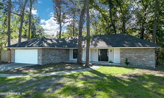 536 Los Palmas Dr, Fleming Island, FL 32003