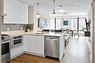 121 Portland St Unit 902, Boston, MA 02114