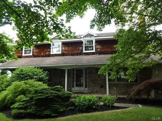 1370 Sycamore Ave, Bethlehem, PA 18017