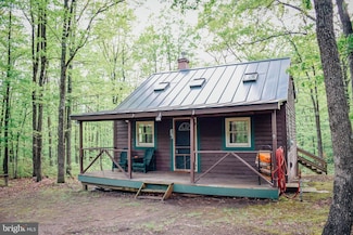 124 Wild Boar Rd, Paw Paw, WV 25434