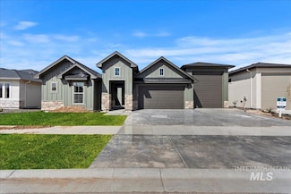 896 W Smokey Lake Dr, Meridian, ID 83642