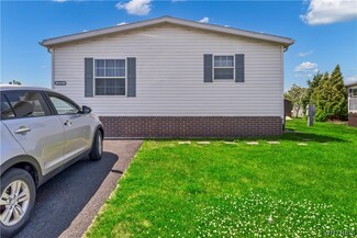 4231 Mohawk Pkwy, Niagara Falls, NY 14304