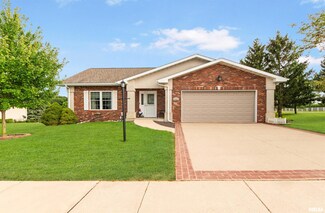 5430 W Flagstone Dr, Peoria, IL 61615