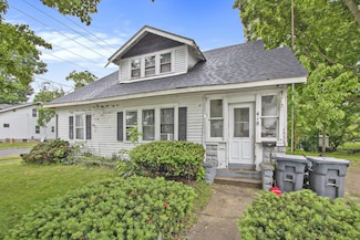 418 W Front St, Buchanan, MI 49107