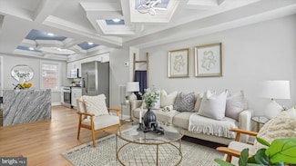 102 Upmanor Rd, Baltimore, MD 21229