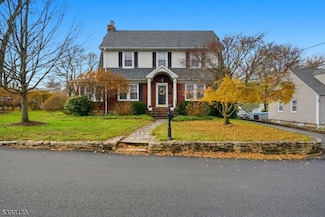 19 Crestview Rd, Denville, NJ 07834