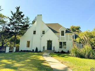 1903 SW Oakley Ave, Topeka, KS 66604