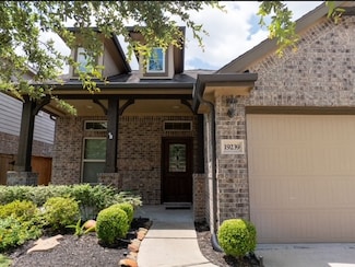 19239 S Cottonwood Green Ln, Cypress, TX 77433