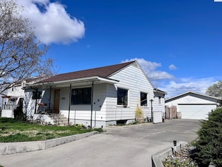 1506 Goethals Dr, Richland, WA 99354