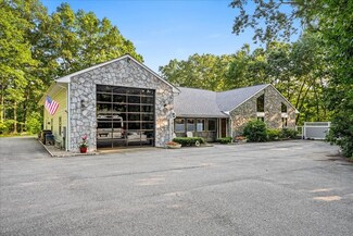 55 Loring St, Auburn, MA 01501