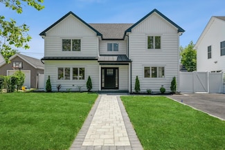 23 Valley Rd, Levittown, NY 11756