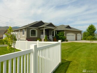 3695 Viewmont Dr, Wenatchee, WA 98801