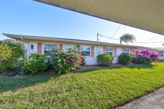 1901 Canterbury Ln Unit 19, Sun City Center, FL 33573
