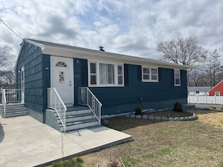 127 Tuthill St, West Haven, CT 06516