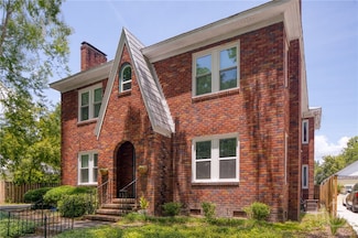 126 E 53rd St, Savannah, GA 31405