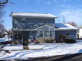 13 Clinton St, Rossville, IN 46065