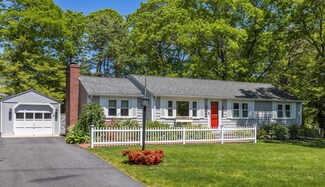 36 Sylvia Ln, Centerville, MA 02632