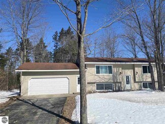2357 Tamara Rd NW, Kalkaska, MI 49646