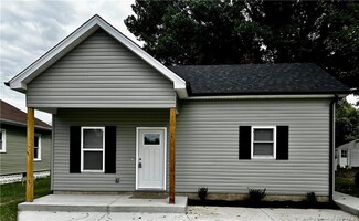 4 Sunset Dr, Clarksville, IN 47129