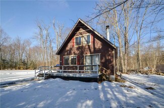 9681 Stony Hollow Dr, Tobyhanna, PA 18466