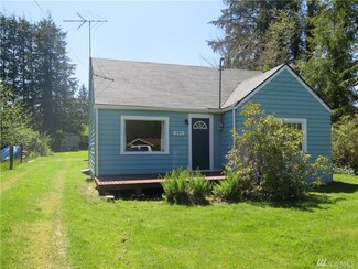 691 Copalis Beach Rd, Copalis Beach, WA 98535
