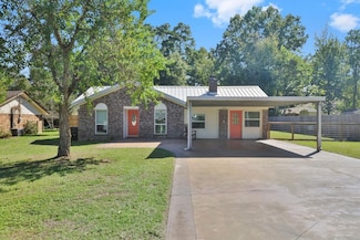 110 Woods Ln, Coldspring, TX 77331