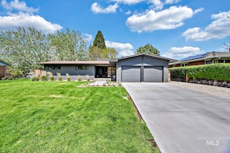 6322 W Robertson Dr, Boise, ID 83709