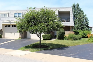 642 Burgundy Ct Unit A, Elk Grove Village, IL 60007