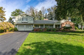 76 N Country Club Dr, Rochester, NY 14618