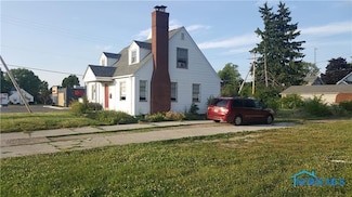 900 N Countyline St, Fostoria, OH 44830