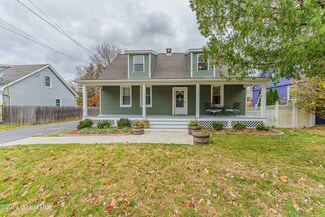 6 Genesee St, Troy, NY 12180