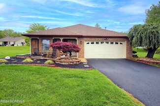 10 Little Ct, Marlboro, NJ 07746
