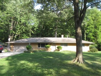 4902 Royal Dr, Fort Wayne, IN 46835