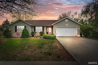 10929 Sylvan Vista Dr, Lebanon, IL 62254