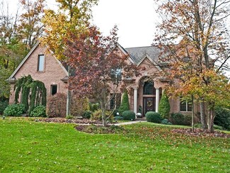 208 Shaker Heights Dr, Pittsburgh, PA 15238